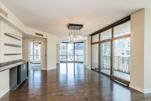 21 E Huron Street 1207, Chicago, IL 60611