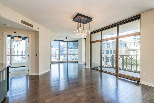 21 E Huron Street 1207, Chicago, IL 60611