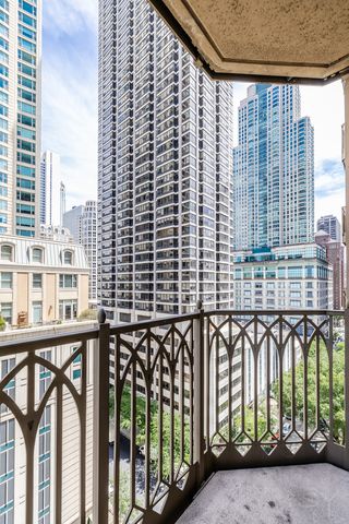 21 E Huron Street 1207, Chicago, IL 60611