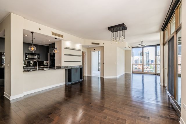 21 E Huron Street 1207, Chicago, IL 60611