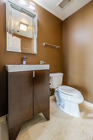21 E Huron Street 1207, Chicago, IL 60611