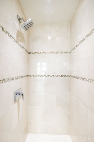 21 E Huron Street 1207, Chicago, IL 60611