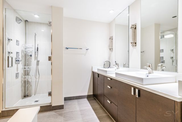 21 E Huron Street 1207, Chicago, IL 60611