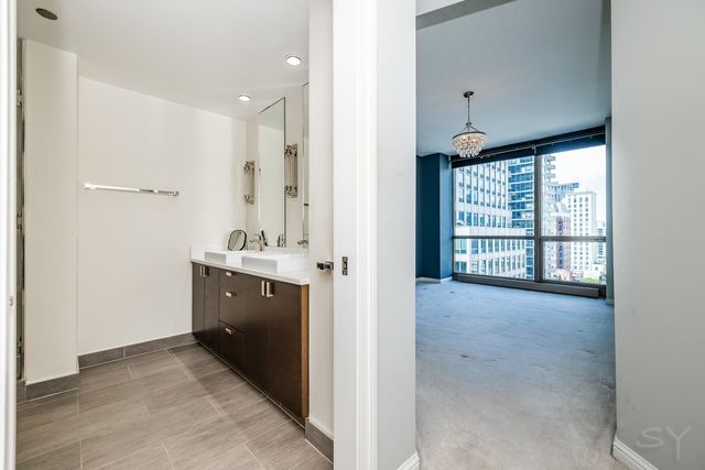 21 E Huron Street 1207, Chicago, IL 60611