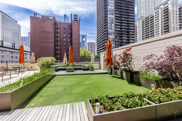 21 E Huron Street 1207, Chicago, IL 60611