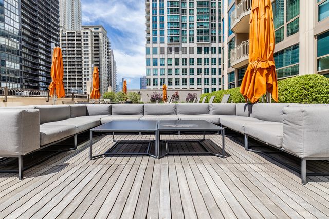21 E Huron Street 1207, Chicago, IL 60611