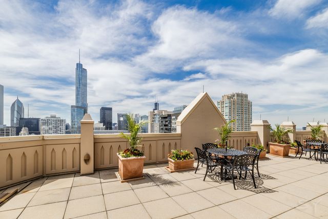 21 E Huron Street 1207, Chicago, IL 60611