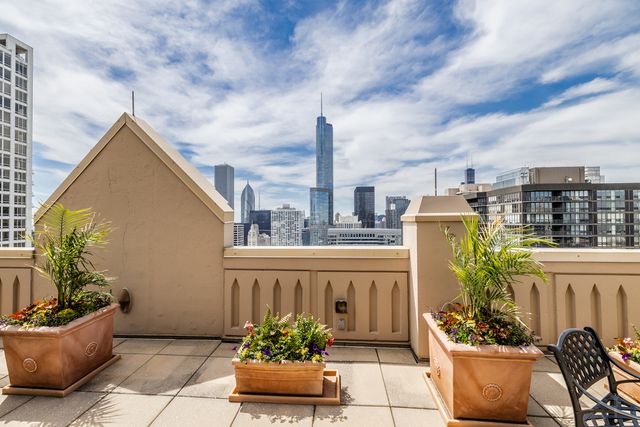 21 E Huron Street 1207, Chicago, IL 60611