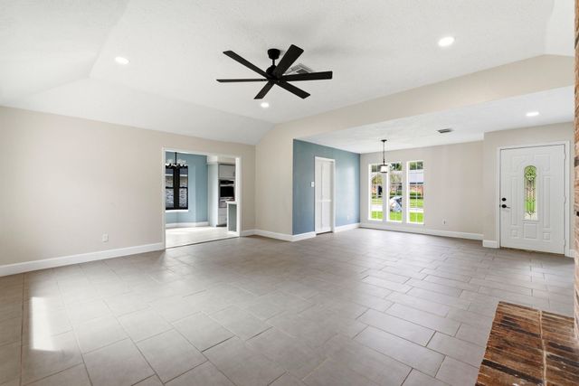 1824 Lazy Creek Lane, Pearland, TX 77581