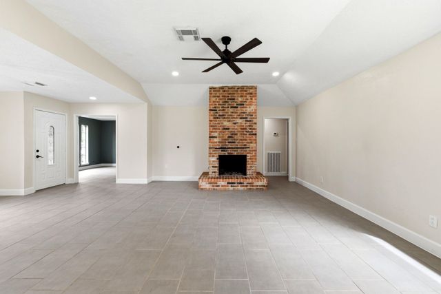 1824 Lazy Creek Lane, Pearland, TX 77581