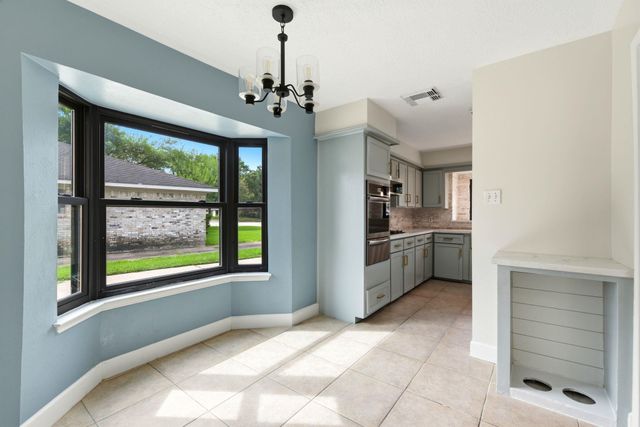1824 Lazy Creek Lane, Pearland, TX 77581