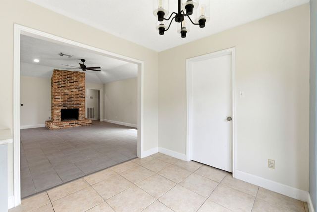 1824 Lazy Creek Lane, Pearland, TX 77581