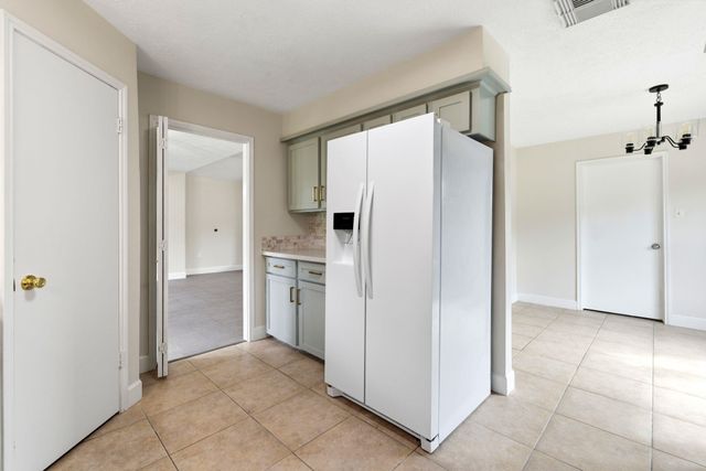 1824 Lazy Creek Lane, Pearland, TX 77581