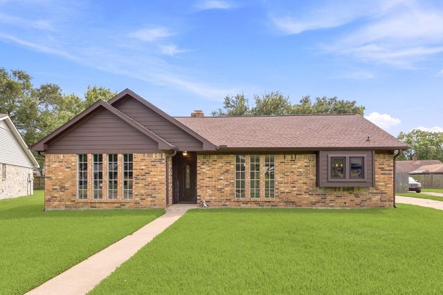 1824 Lazy Creek Lane, Pearland, TX 77581