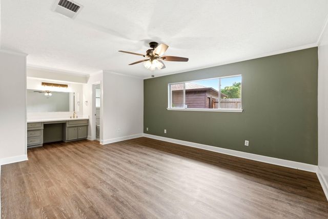 1824 Lazy Creek Lane, Pearland, TX 77581