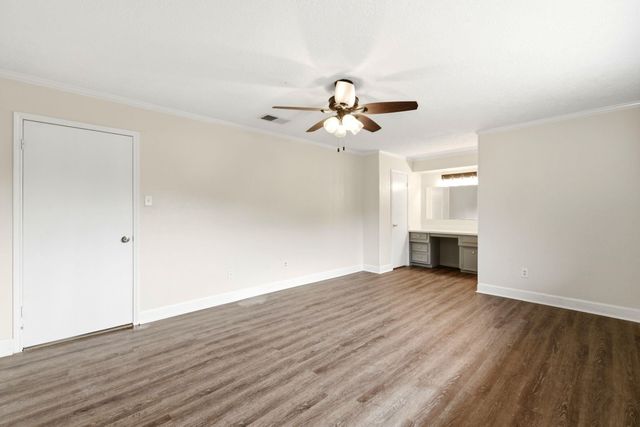 1824 Lazy Creek Lane, Pearland, TX 77581