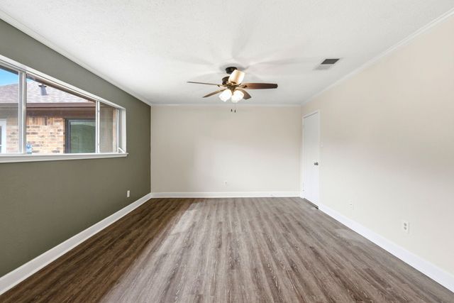 1824 Lazy Creek Lane, Pearland, TX 77581