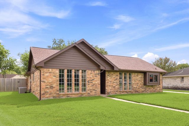 1824 Lazy Creek Lane, Pearland, TX 77581