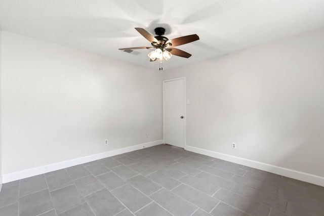 1824 Lazy Creek Lane, Pearland, TX 77581