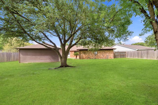 1824 Lazy Creek Lane, Pearland, TX 77581
