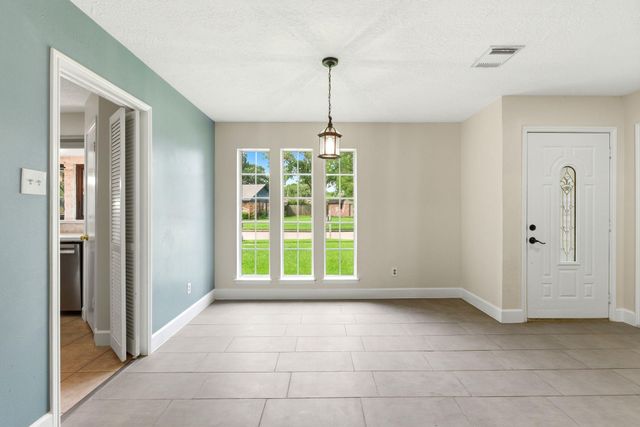 1824 Lazy Creek Lane, Pearland, TX 77581