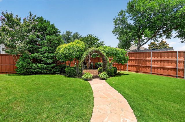 1404 Spring Ridge Lane, Flower Mound, TX 75028