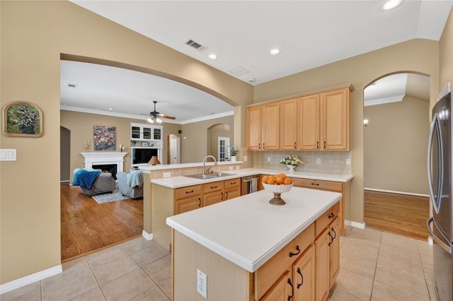 1404 Spring Ridge Lane, Flower Mound, TX 75028