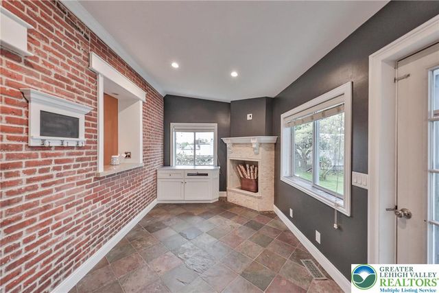167 South Broad Street, Nazareth Boro, PA 18064