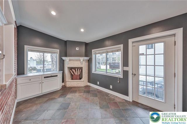 167 South Broad Street, Nazareth Boro, PA 18064