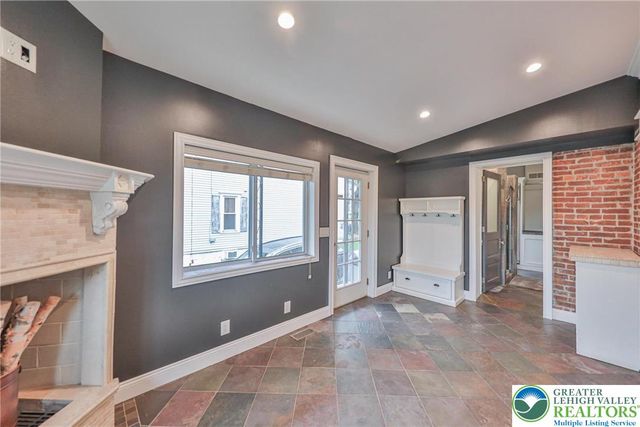 167 South Broad Street, Nazareth Boro, PA 18064