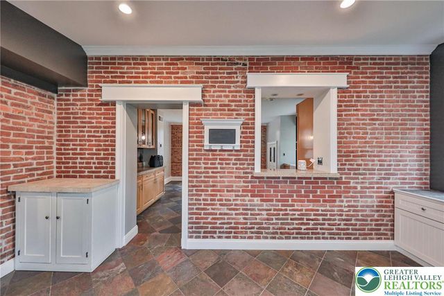 167 South Broad Street, Nazareth Boro, PA 18064
