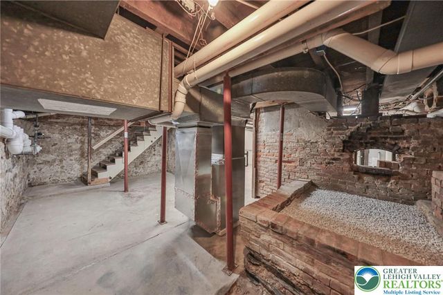 167 South Broad Street, Nazareth Boro, PA 18064