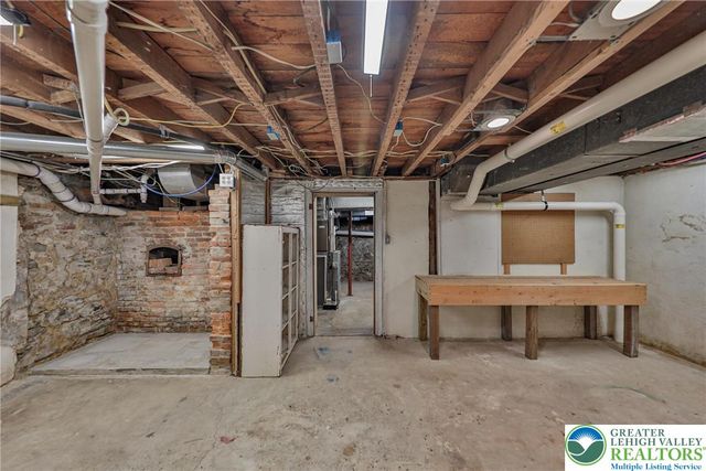 167 South Broad Street, Nazareth Boro, PA 18064