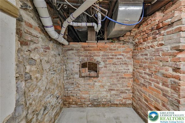 167 South Broad Street, Nazareth Boro, PA 18064