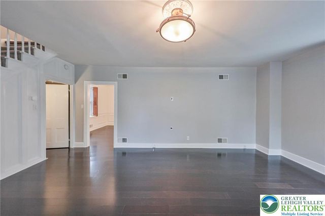 167 South Broad Street, Nazareth Boro, PA 18064