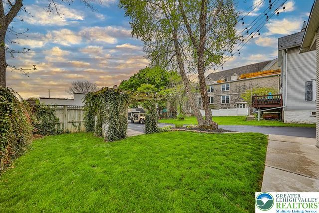 167 South Broad Street, Nazareth Boro, PA 18064