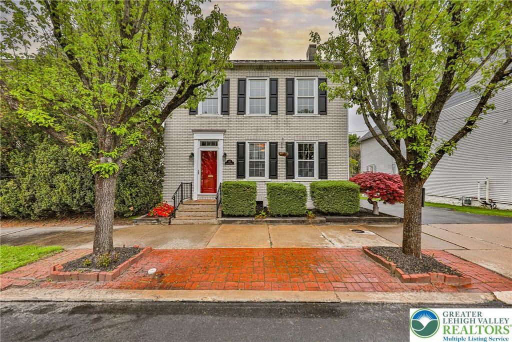 167 South Broad Street, Nazareth Boro, PA 18064