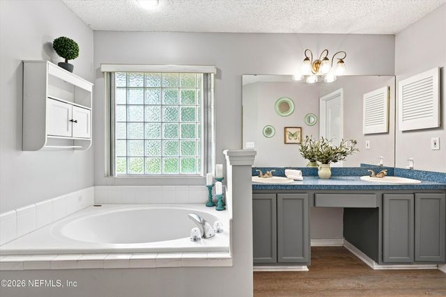 1768 REDWOOD Lane, Middleburg, FL 32068
