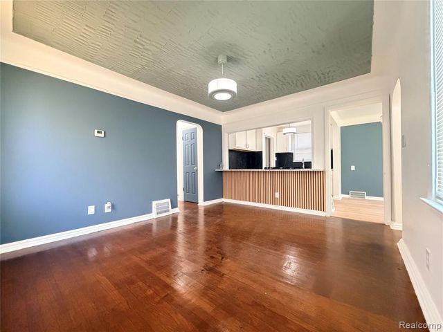 9176 Winthrop Street, Detroit, MI 48228