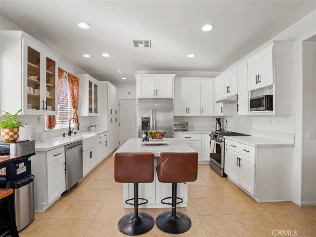 5993 Redhaven Street, Eastvale, CA 92880