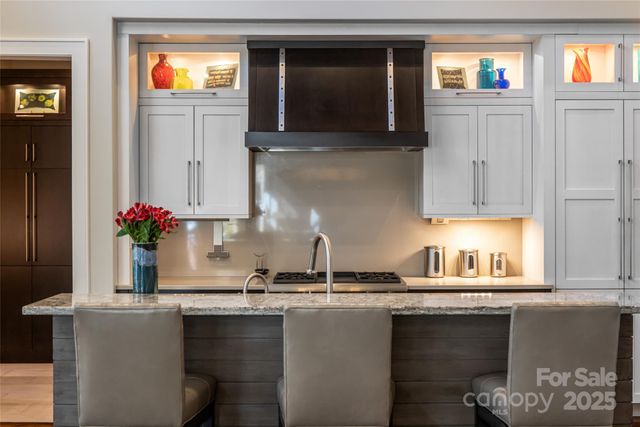 10 Fairsted Drive, Asheville, NC 28803