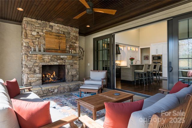 10 Fairsted Drive, Asheville, NC 28803