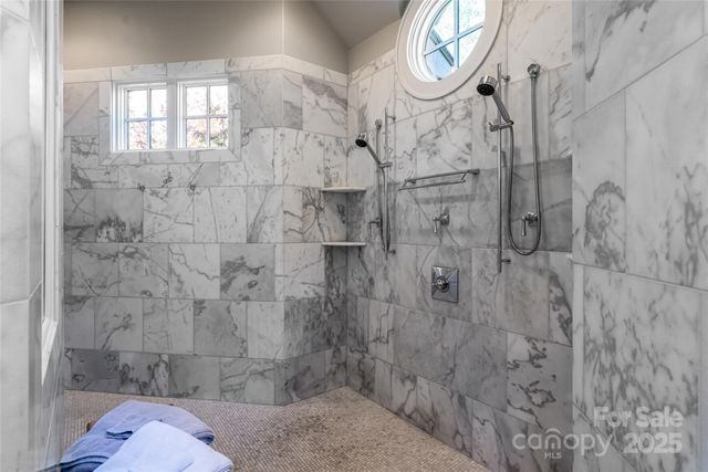 10 Fairsted Drive, Asheville, NC 28803