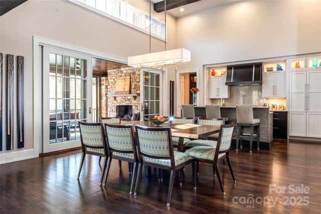 10 Fairsted Drive, Asheville, NC 28803