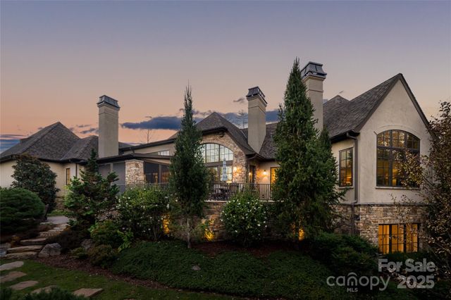 10 Fairsted Drive, Asheville, NC 28803