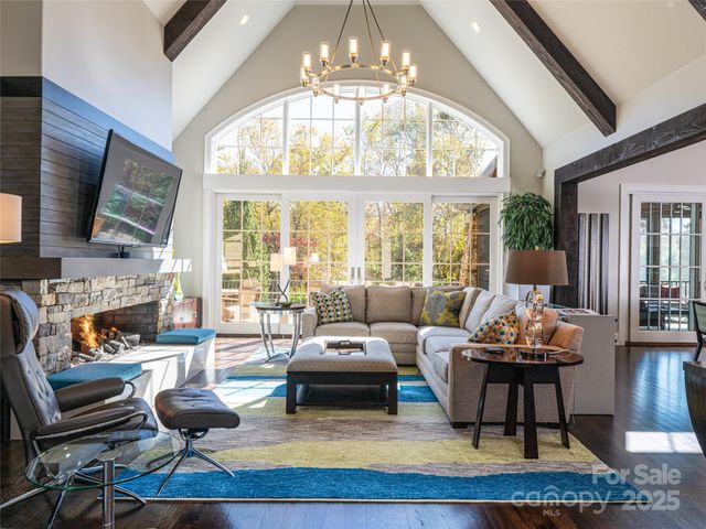 10 Fairsted Drive, Asheville, NC 28803