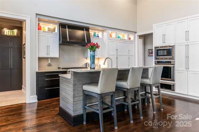 10 Fairsted Drive, Asheville, NC 28803