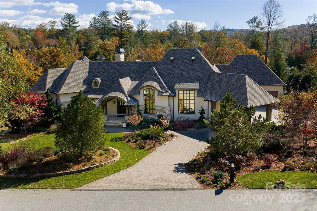 10 Fairsted Drive, Asheville, NC 28803