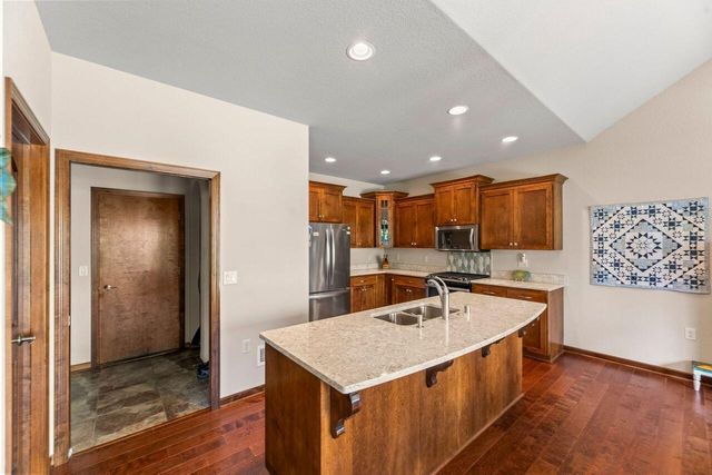 3506 Hawthorn Hill DRIVE, Waukesha, WI 53188