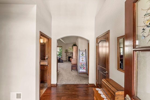 3506 Hawthorn Hill DRIVE, Waukesha, WI 53188